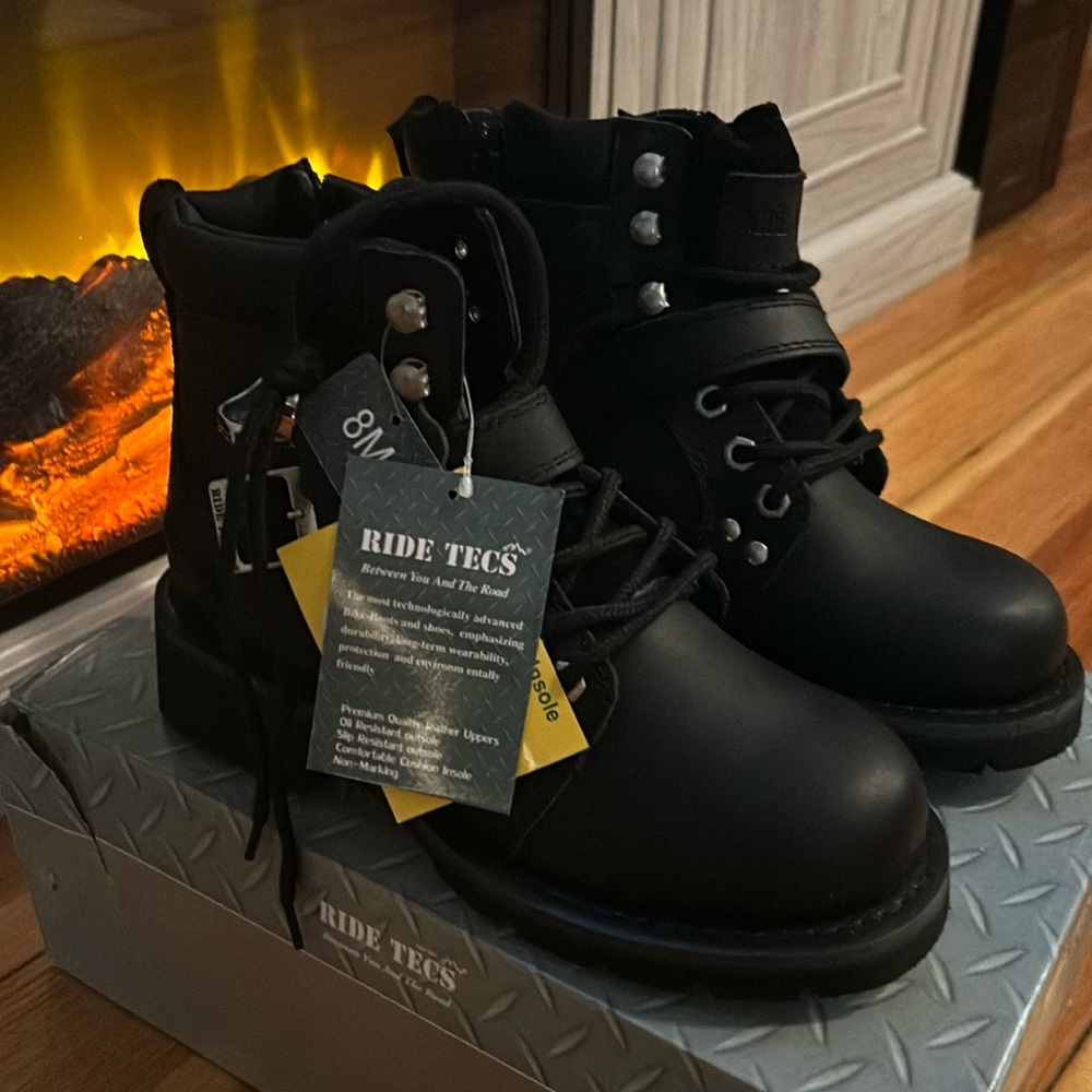 NWT in Box! Women’s Black Leather Motorcycle Riding Boots